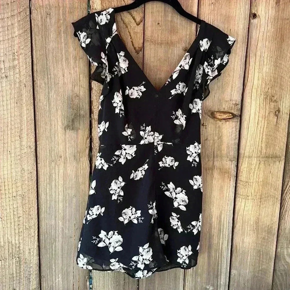 Urban outfitters kimchi blue floral romper - Picture 4 of 6